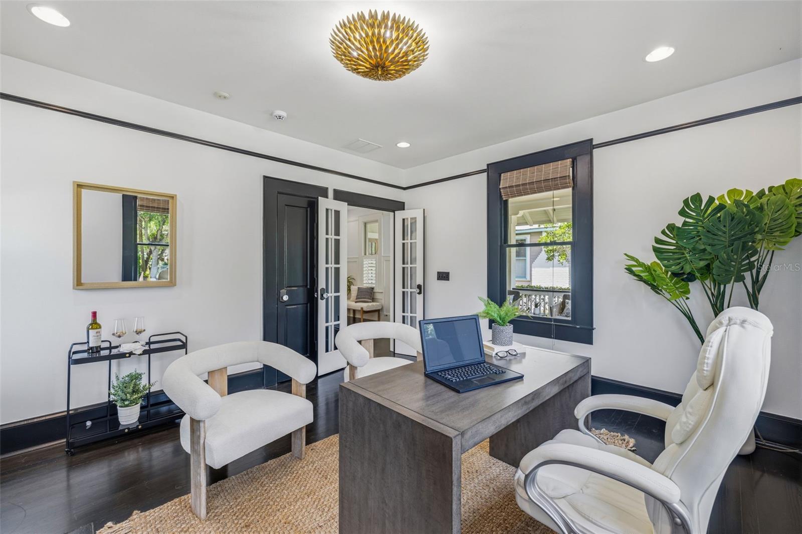 1811 W HILLS AVE, TAMPA, FL, 33606