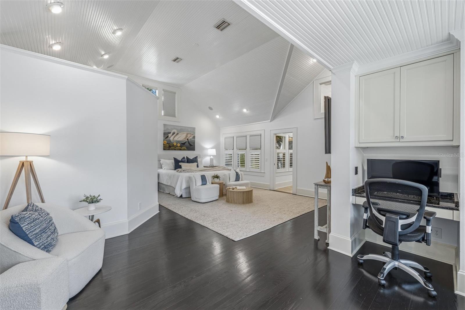 1811 W HILLS AVE, TAMPA, FL, 33606
