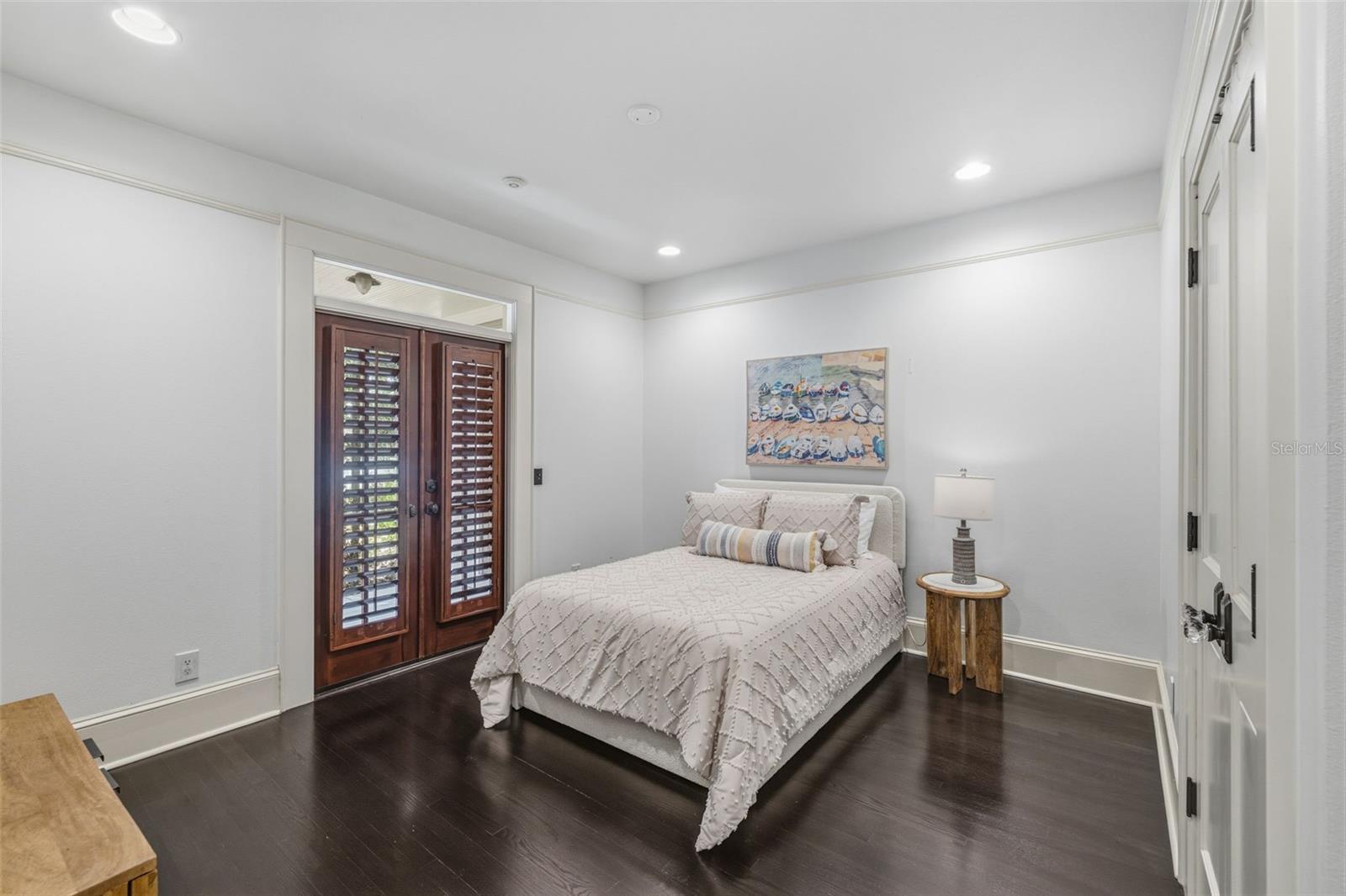 1811 W HILLS AVE, TAMPA, FL, 33606