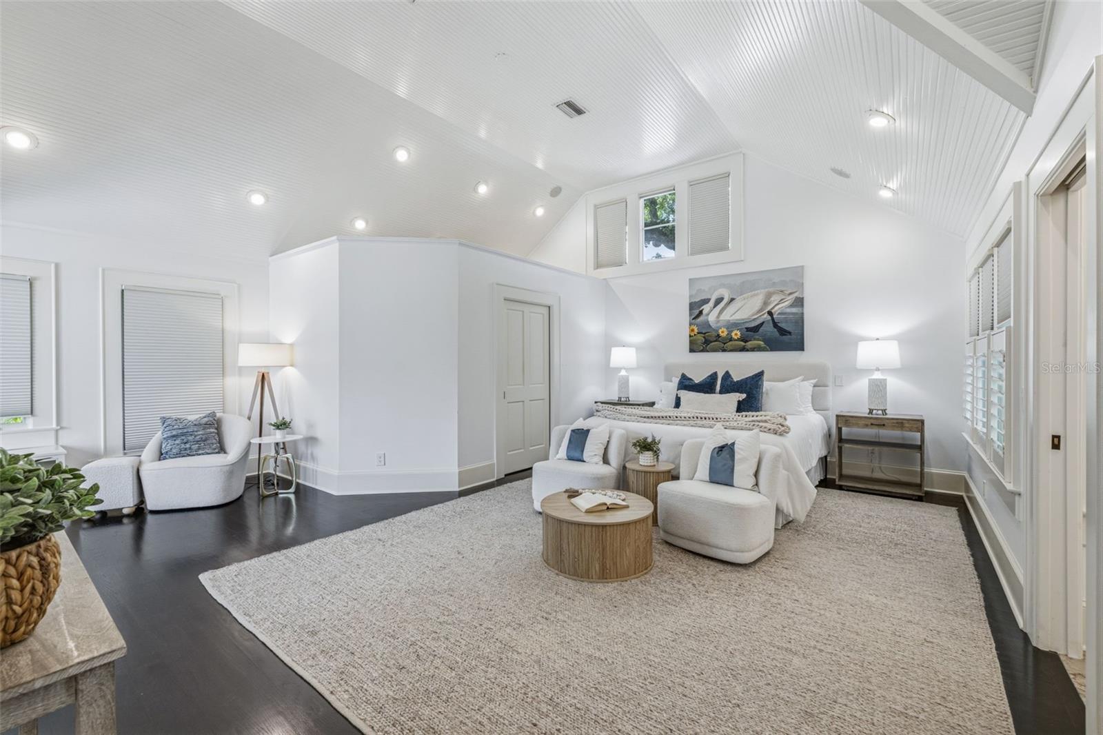 1811 W HILLS AVE, TAMPA, FL, 33606