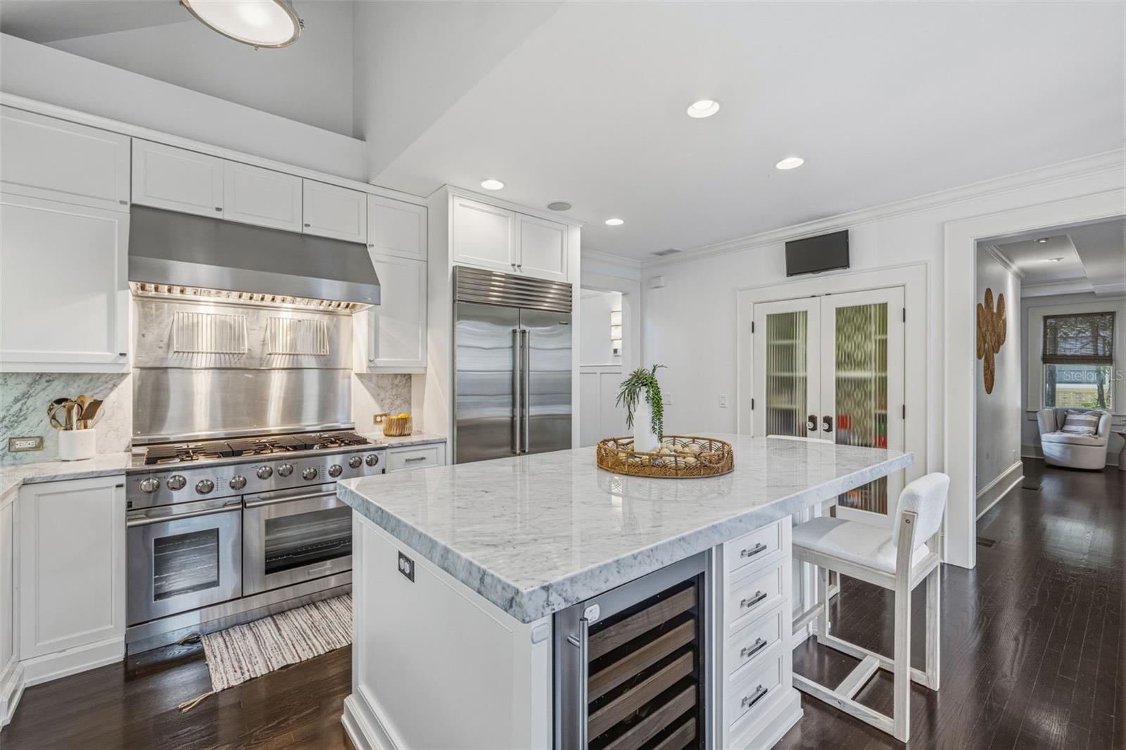 1811 W HILLS AVE, TAMPA, FL, 33606