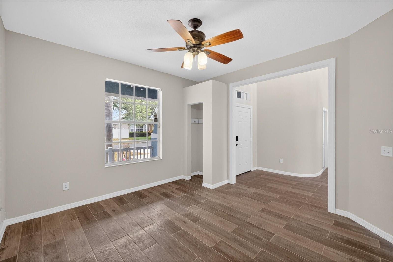 8405 CANTERBURY LAKE BLVD, TAMPA, FL, 33619
