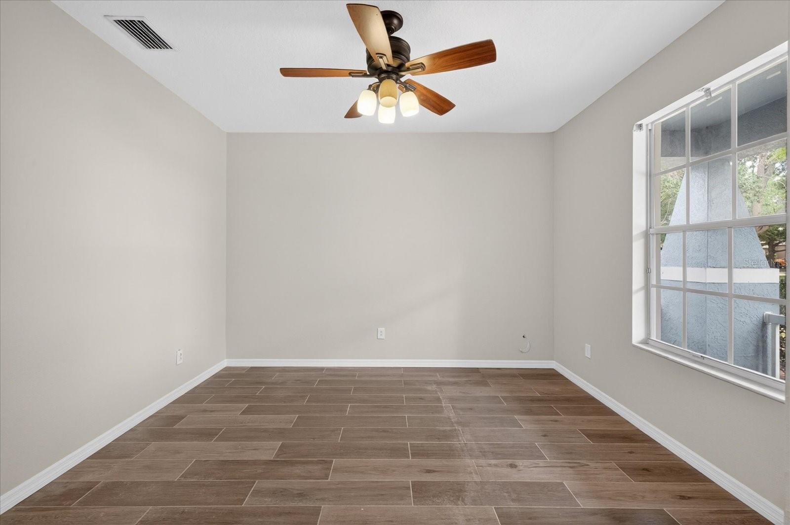 8405 CANTERBURY LAKE BLVD, TAMPA, FL, 33619
