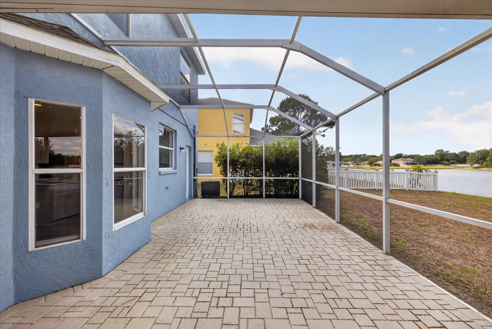 8405 CANTERBURY LAKE BLVD, TAMPA, FL, 33619