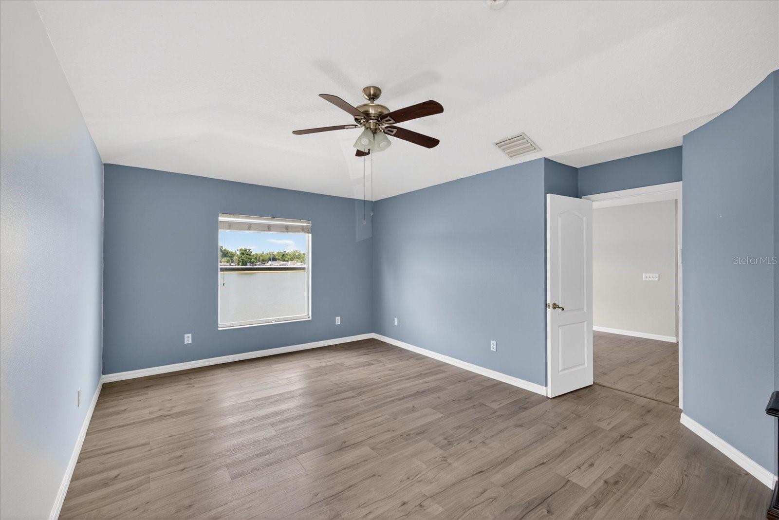 8405 CANTERBURY LAKE BLVD, TAMPA, FL, 33619