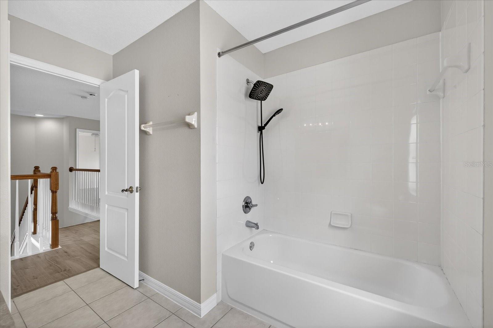 8405 CANTERBURY LAKE BLVD, TAMPA, FL, 33619