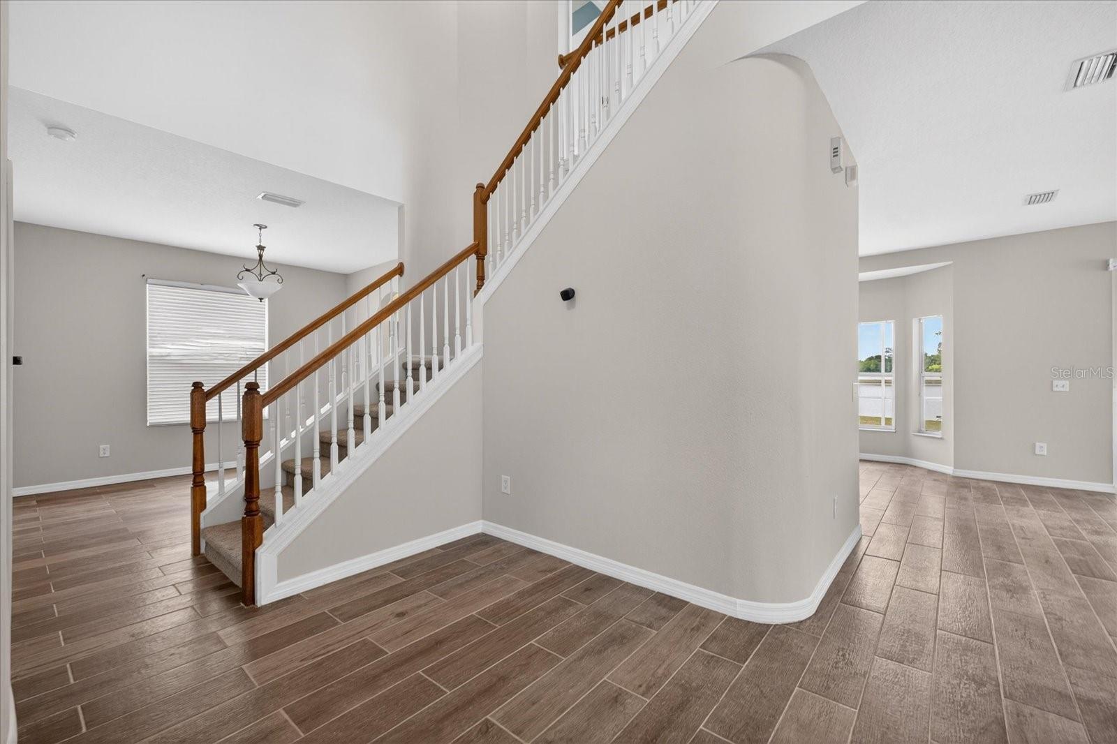 8405 CANTERBURY LAKE BLVD, TAMPA, FL, 33619