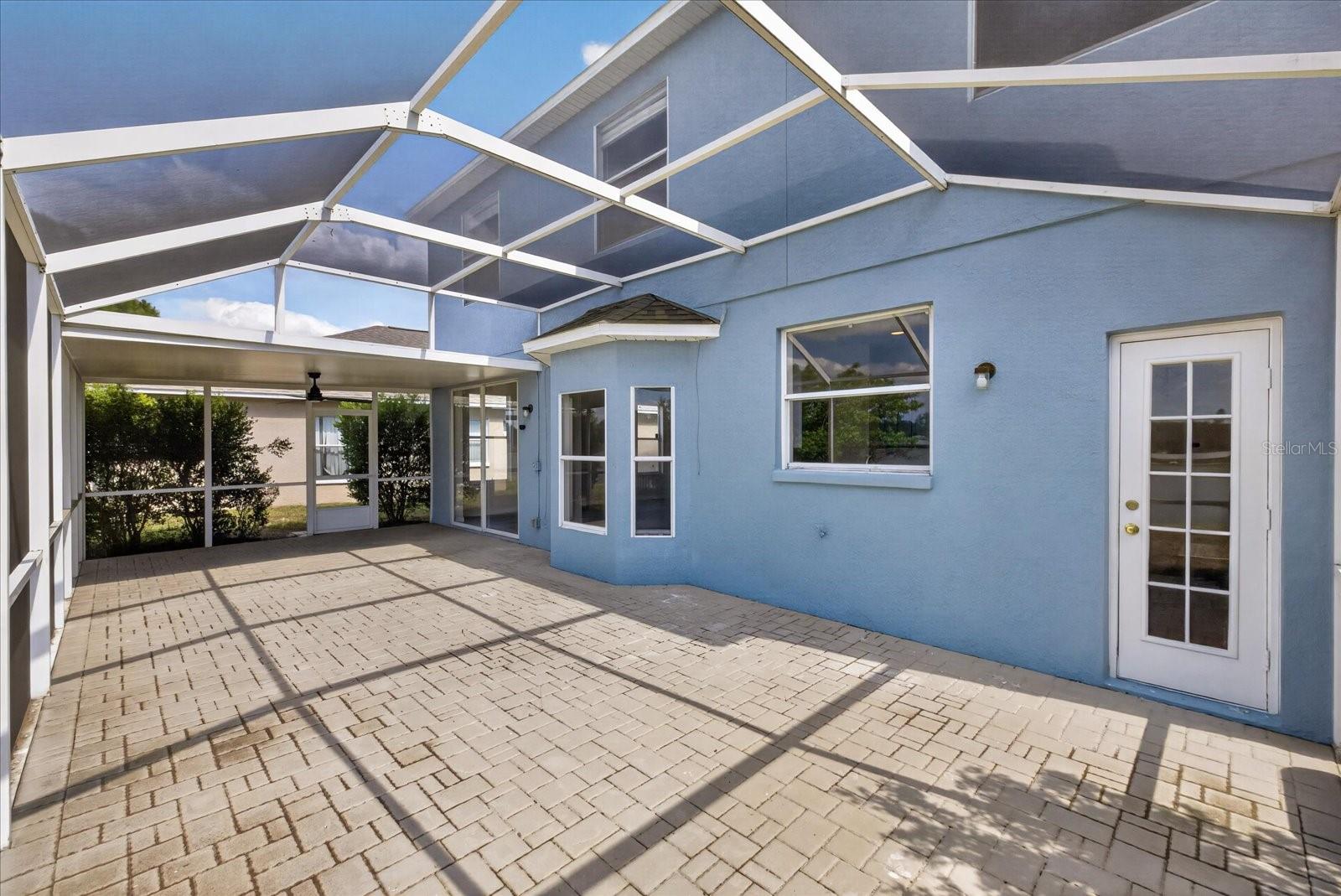 8405 CANTERBURY LAKE BLVD, TAMPA, FL, 33619