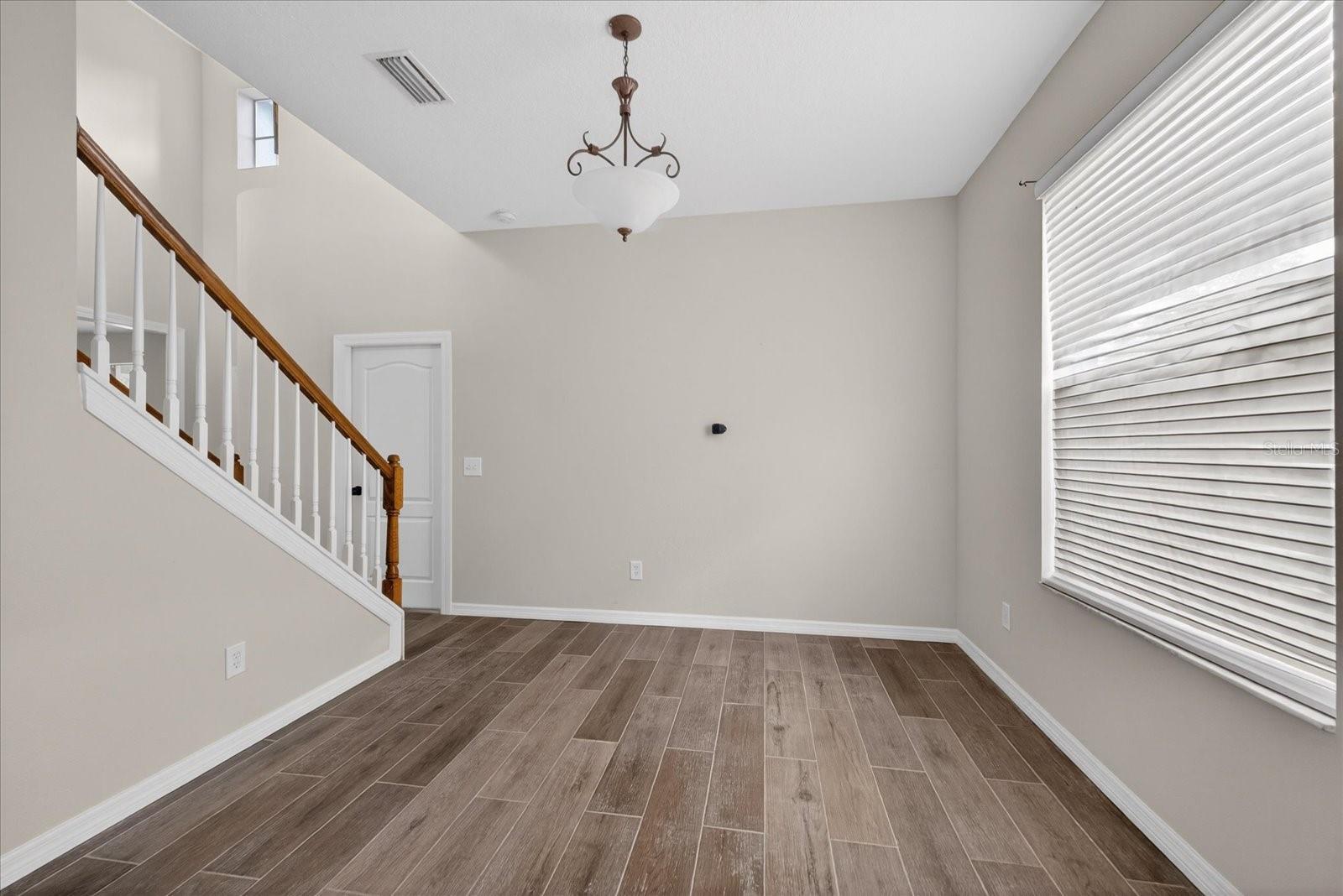 8405 CANTERBURY LAKE BLVD, TAMPA, FL, 33619