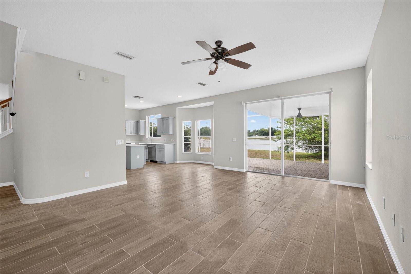 8405 CANTERBURY LAKE BLVD, TAMPA, FL, 33619