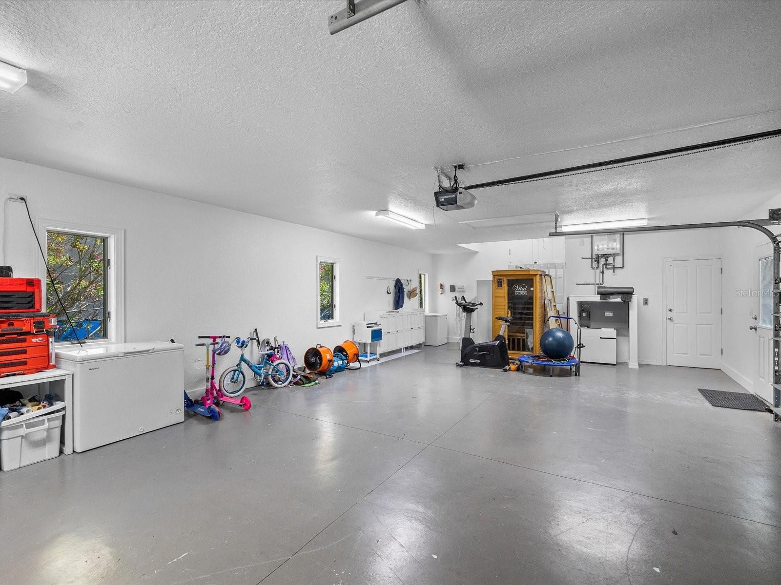 433 ST ANDREWS DR, BELLEAIR, FL, 33756