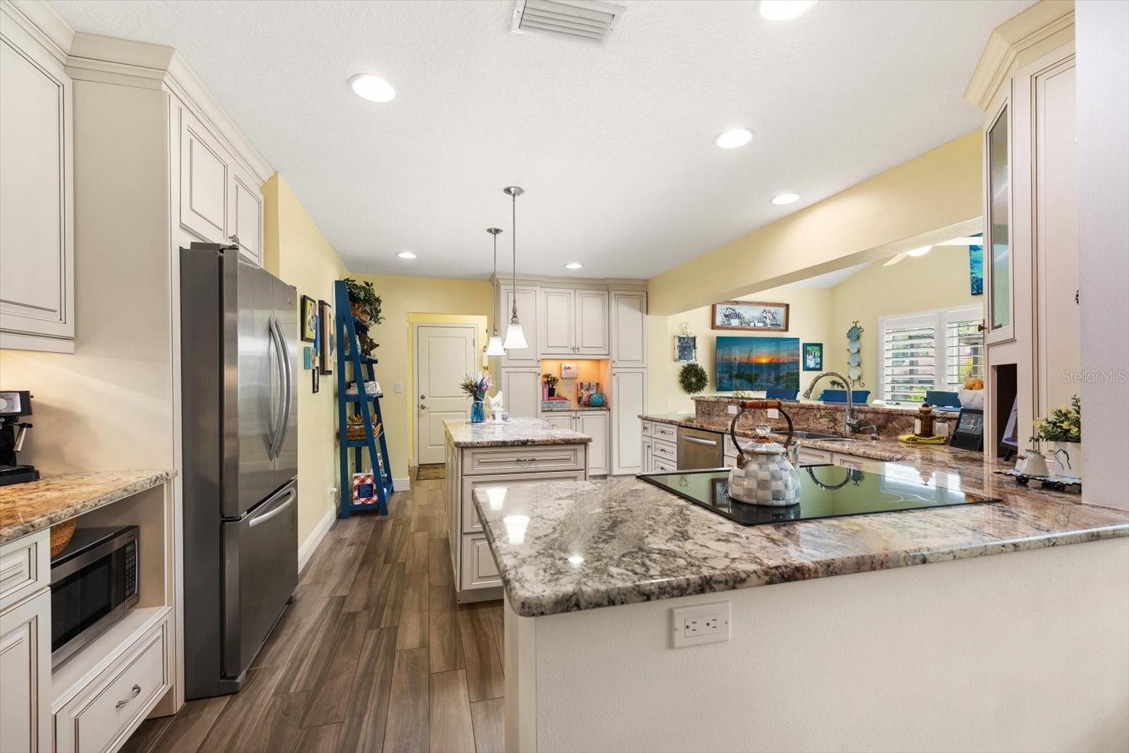 13300 INDIAN ROCKS RD #201, LARGO, FL, 33774