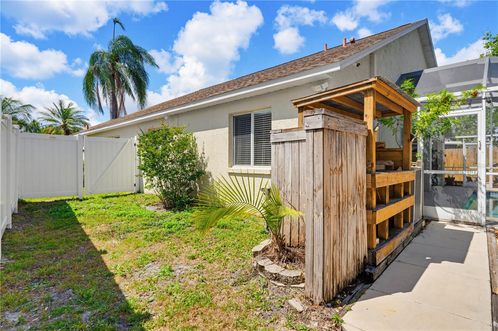10236 CHARLESTON CORNER RD, TAMPA, FL, 33635