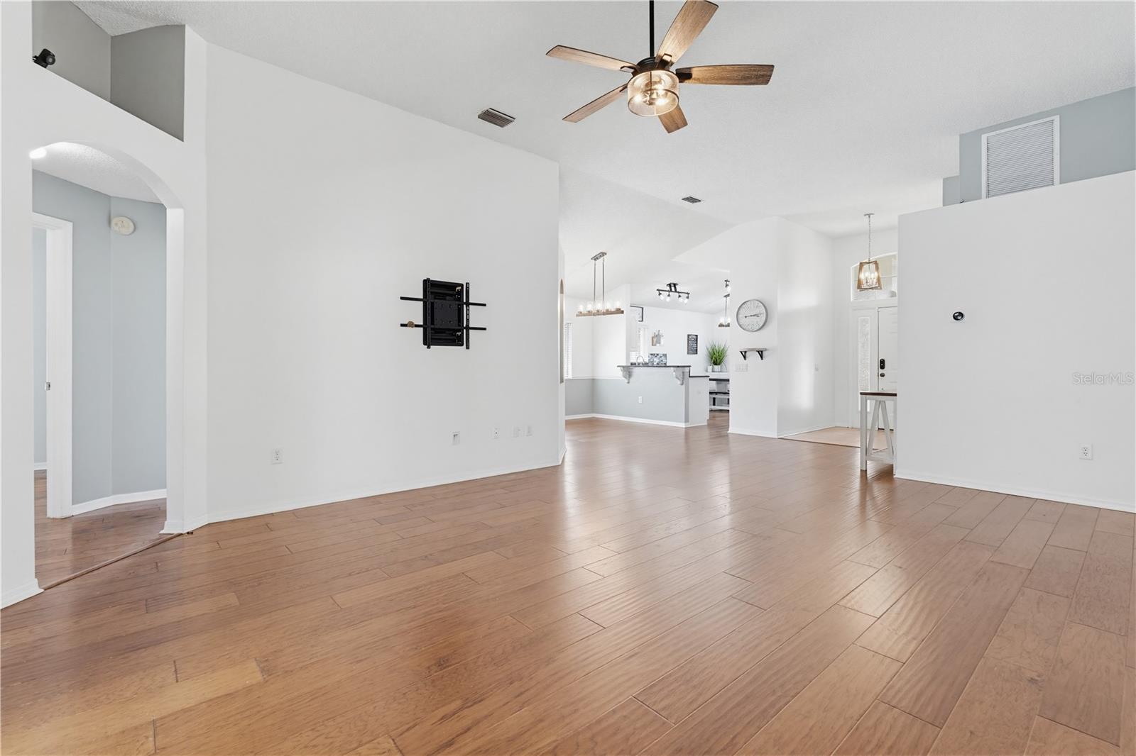 10236 CHARLESTON CORNER RD, TAMPA, FL, 33635