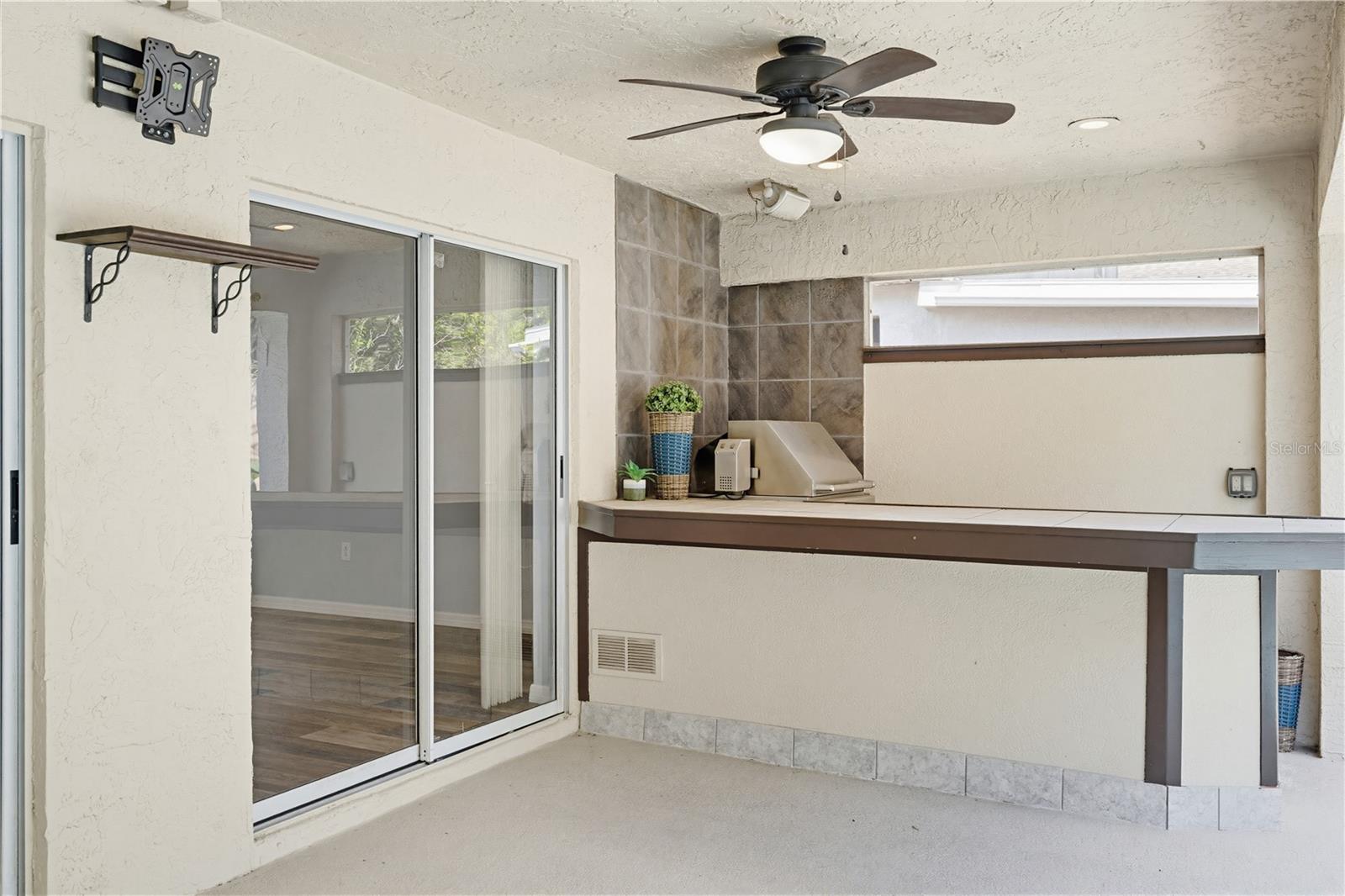 10236 CHARLESTON CORNER RD, TAMPA, FL, 33635