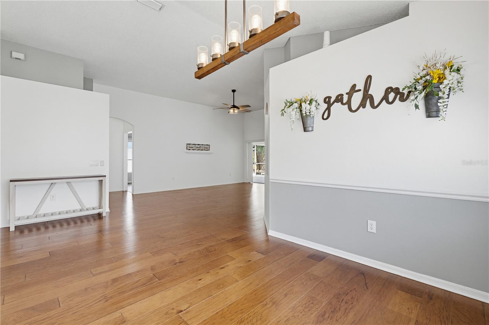 10236 CHARLESTON CORNER RD, TAMPA, FL, 33635