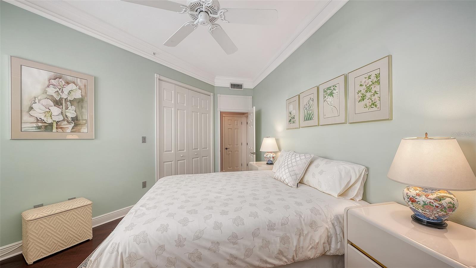 5420 EAGLES POINT CIR #402, SARASOTA, FL, 34231