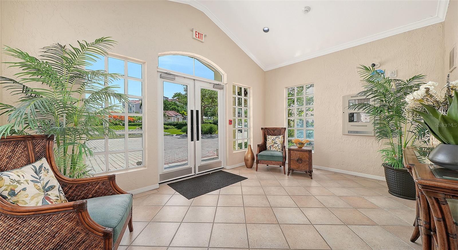5420 EAGLES POINT CIR #402, SARASOTA, FL, 34231