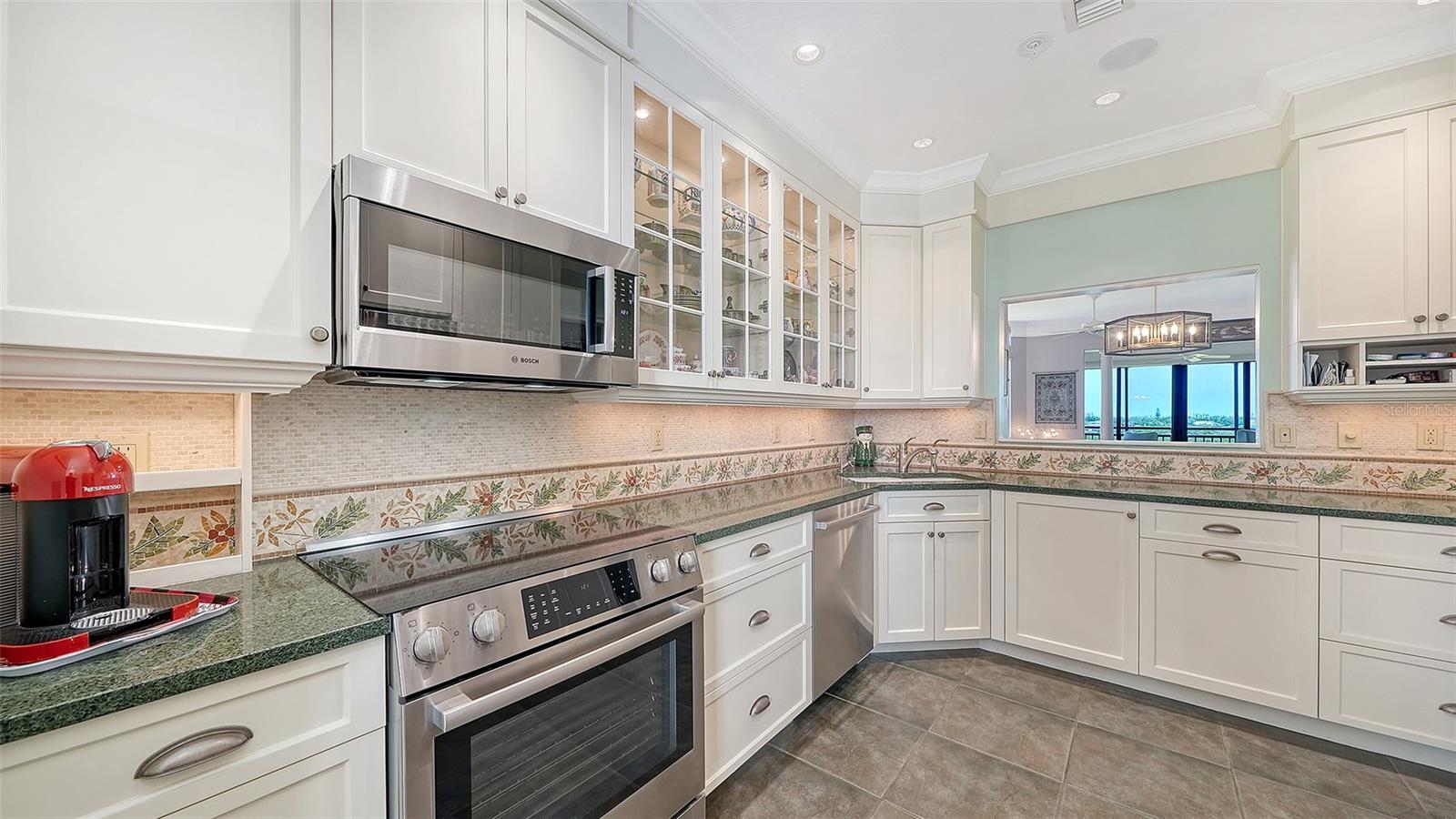 5420 EAGLES POINT CIR #402, SARASOTA, FL, 34231