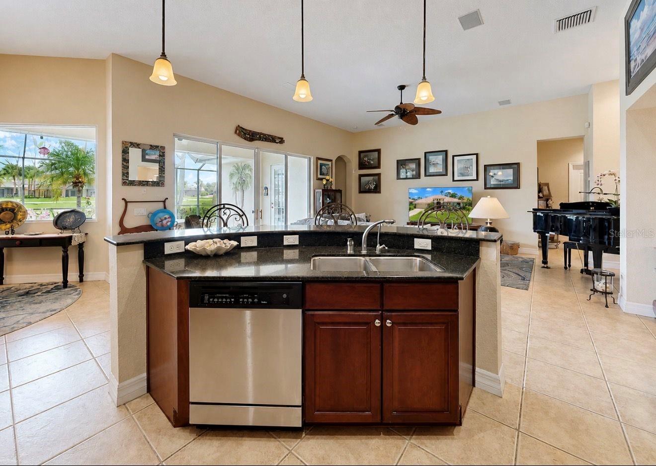 2208 MYRTLE VISTA CT, SUN CITY CENTER, FL, 33573