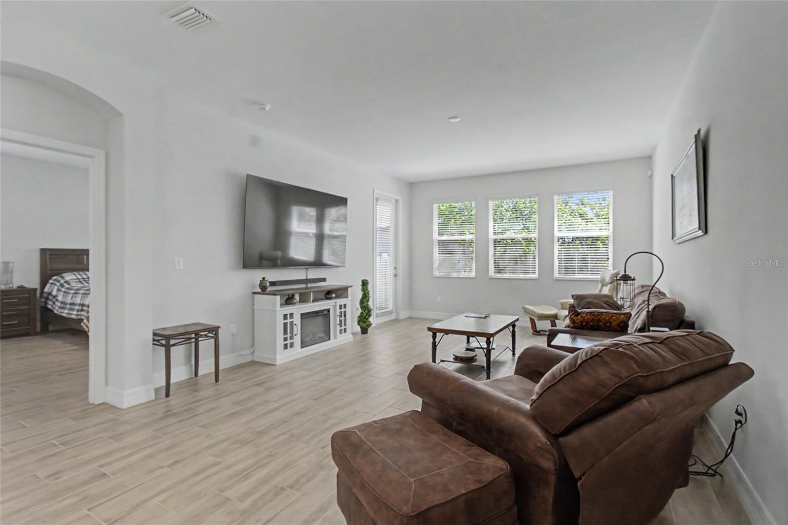 219 VILLA LUNA LN, LUTZ, FL, 33549