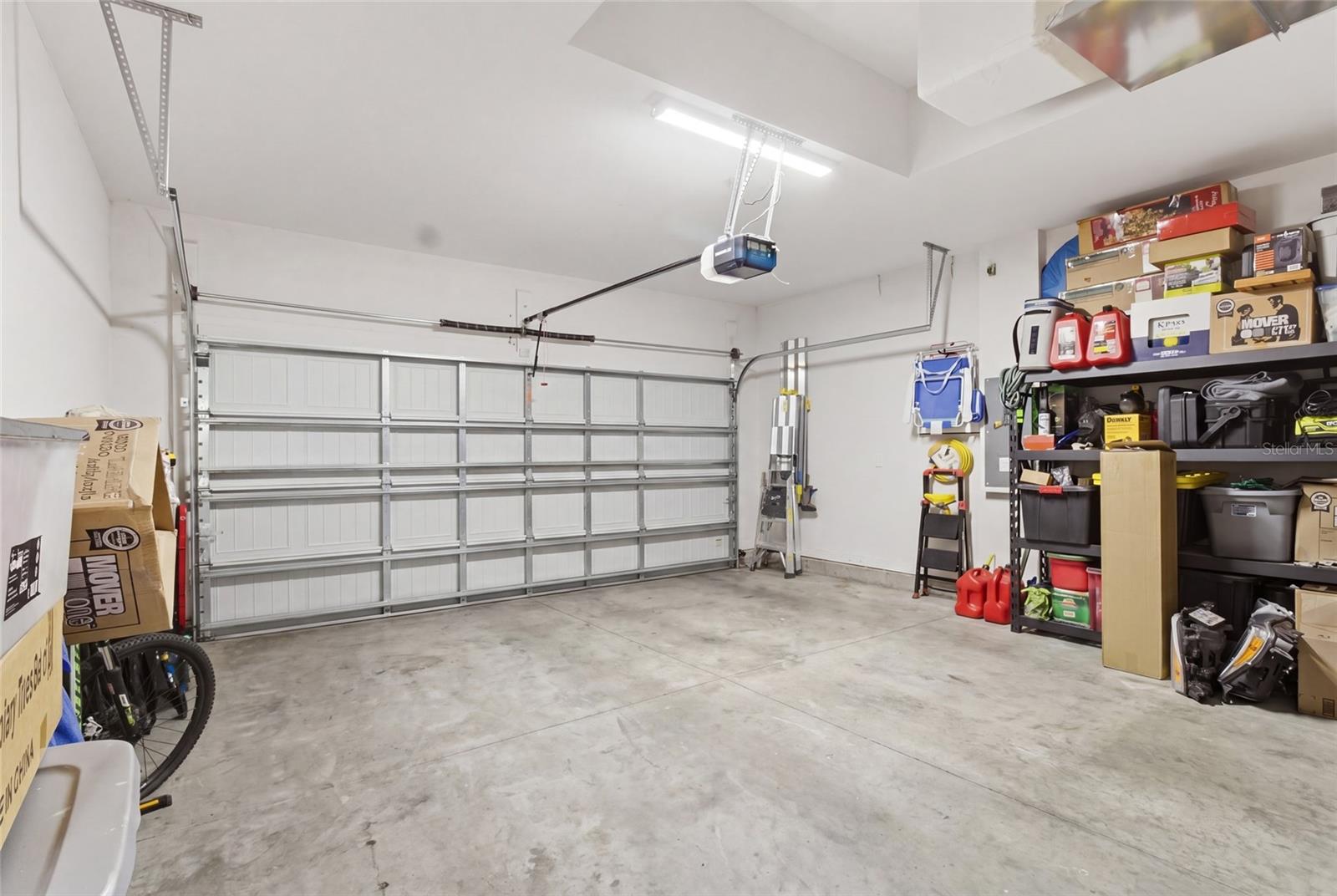 219 VILLA LUNA LN, LUTZ, FL, 33549