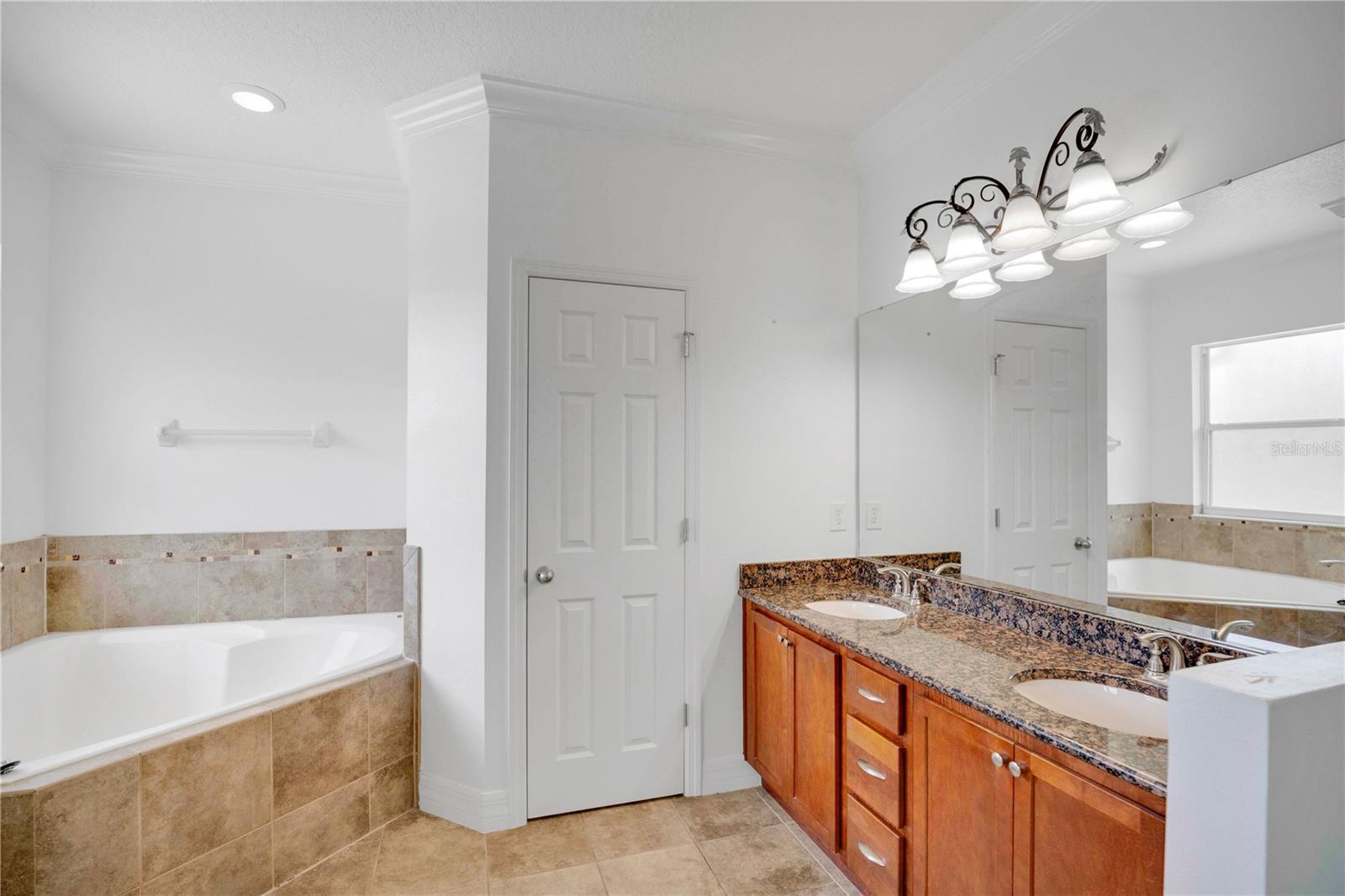 2403 S SHINE AVE #B, ORLANDO, FL, 32806