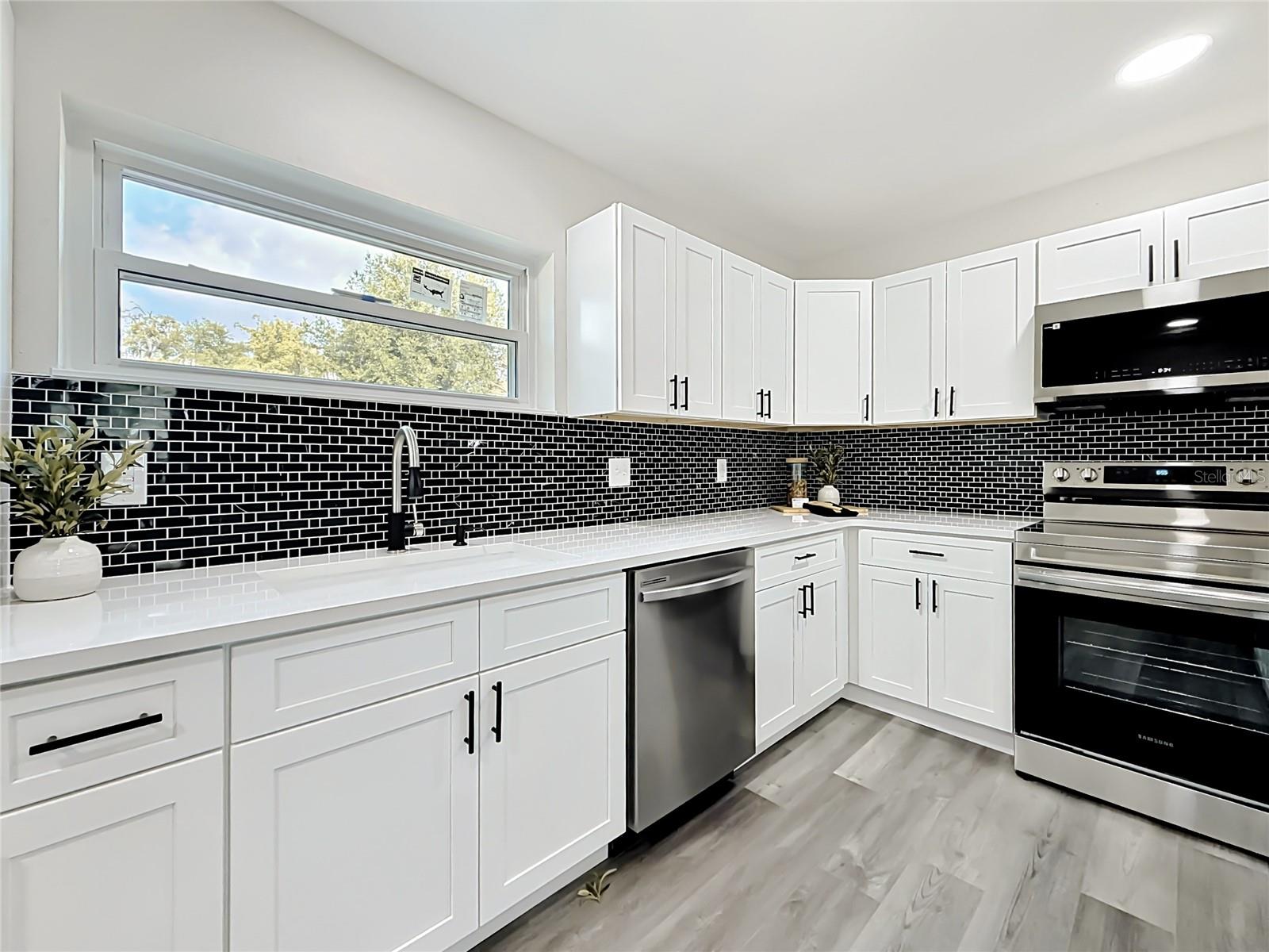 38611 MARSHALL ST, UMATILLA, FL, 32784