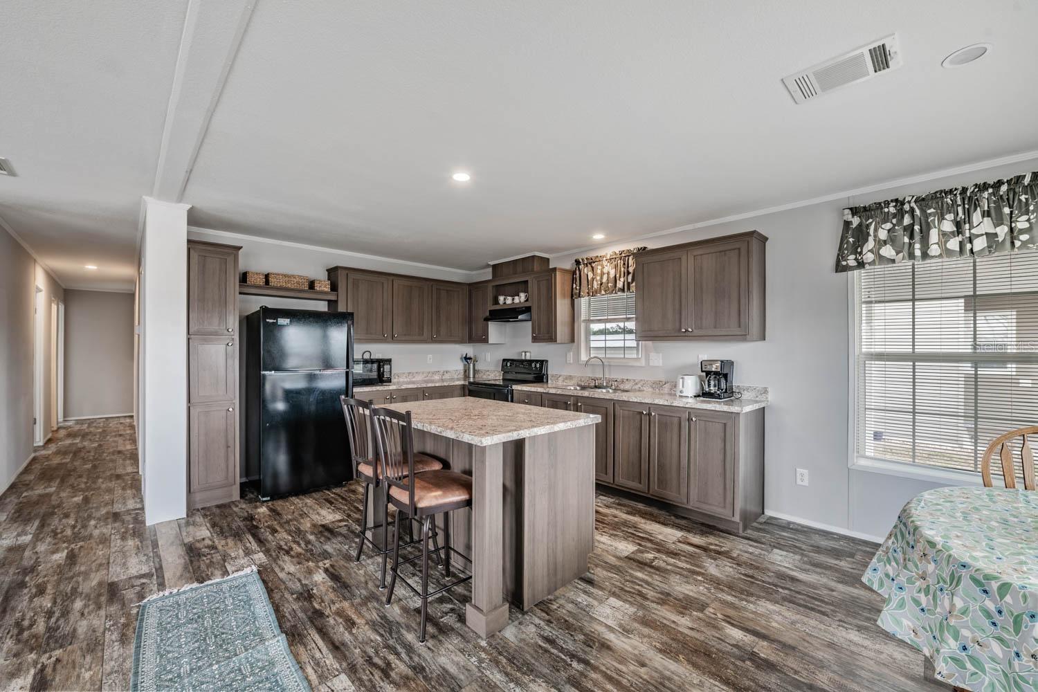 36747 LAKEWOOD DR, ZEPHYRHILLS, FL, 33542