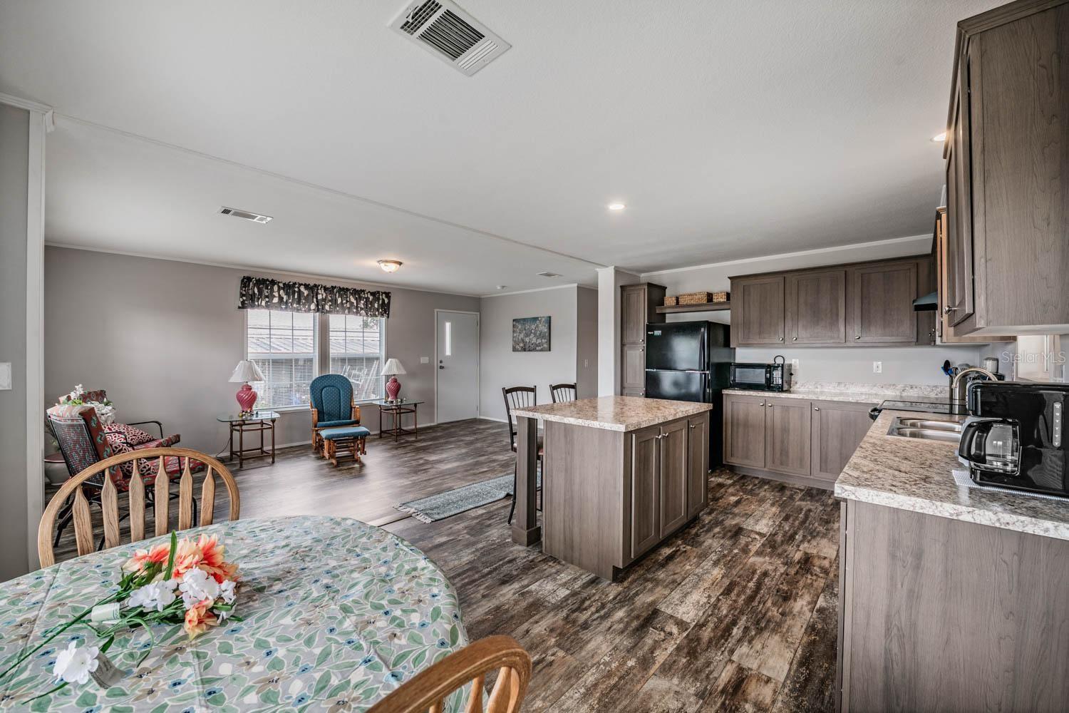 36747 LAKEWOOD DR, ZEPHYRHILLS, FL, 33542