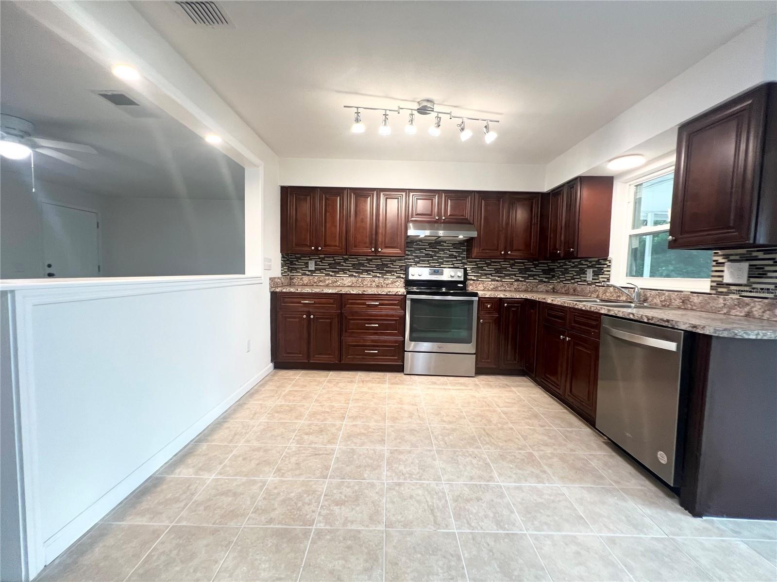 137 LOWELL RD, WINTER HAVEN, FL, 33884