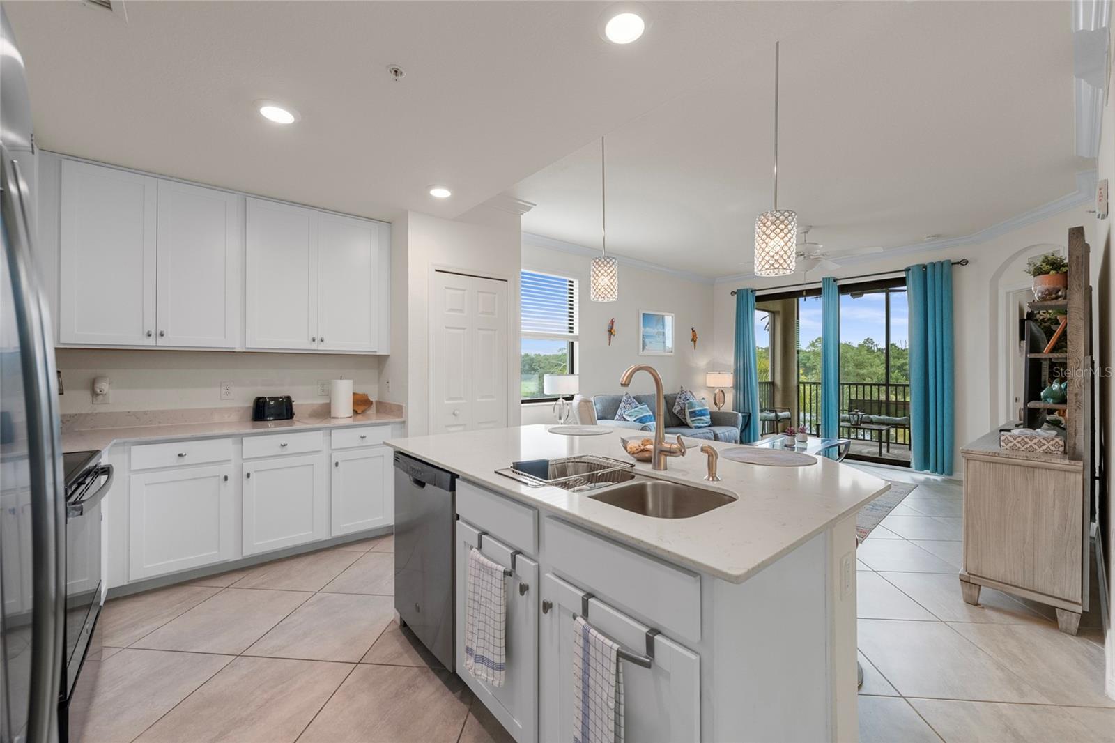 17704 GAWTHROP DR #201, BRADENTON, FL, 34211