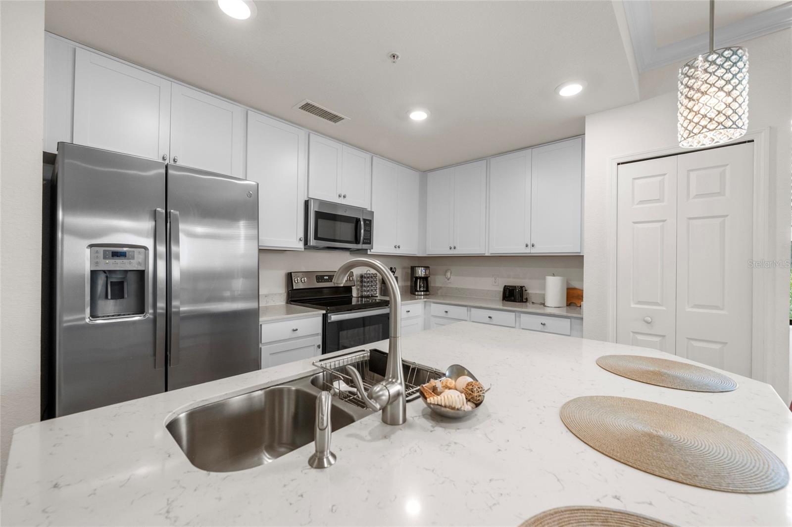 17704 GAWTHROP DR #201, BRADENTON, FL, 34211
