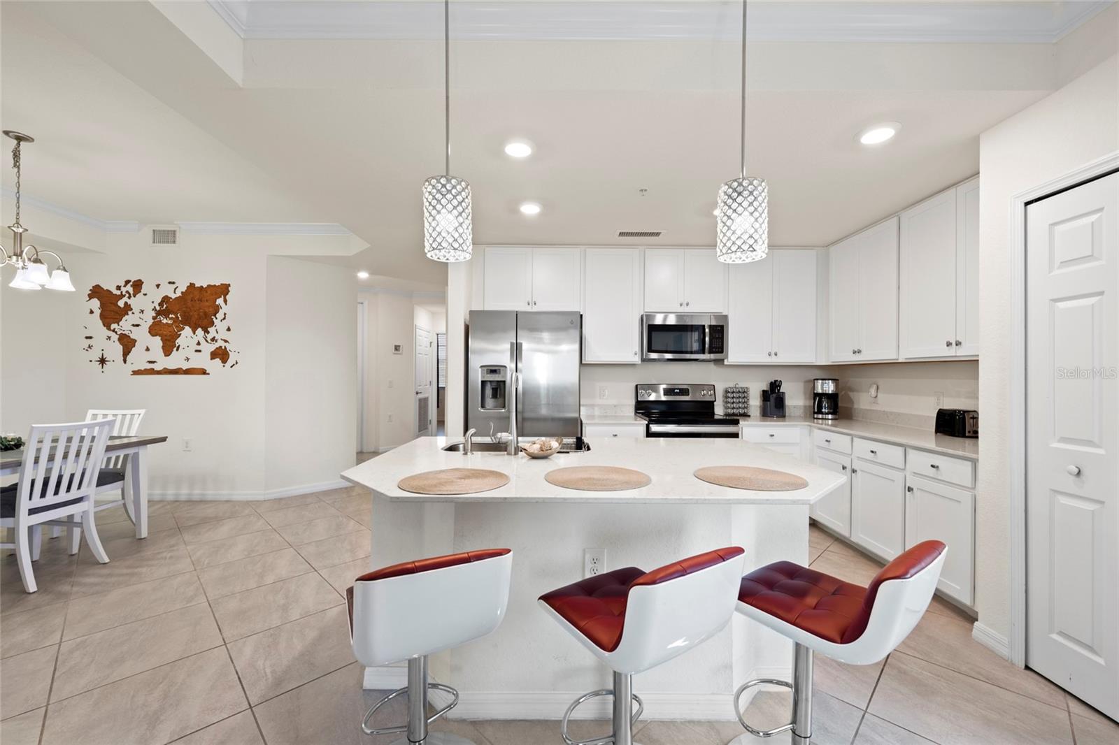 17704 GAWTHROP DR #201, BRADENTON, FL, 34211