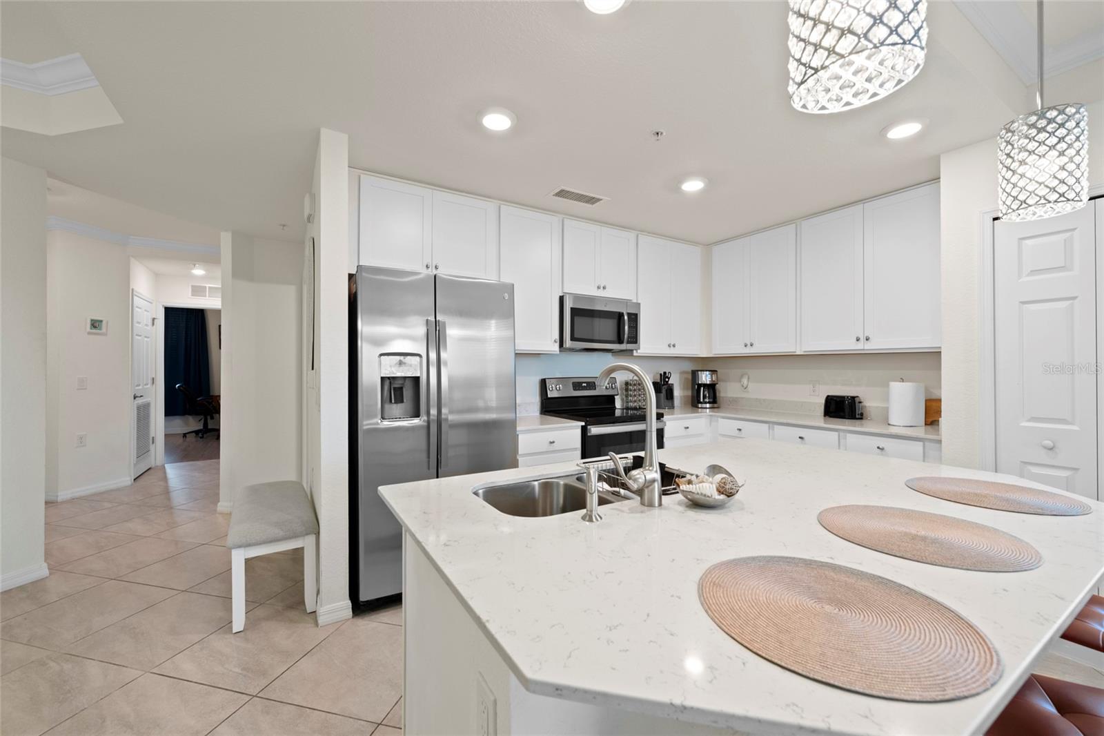 17704 GAWTHROP DR #201, BRADENTON, FL, 34211