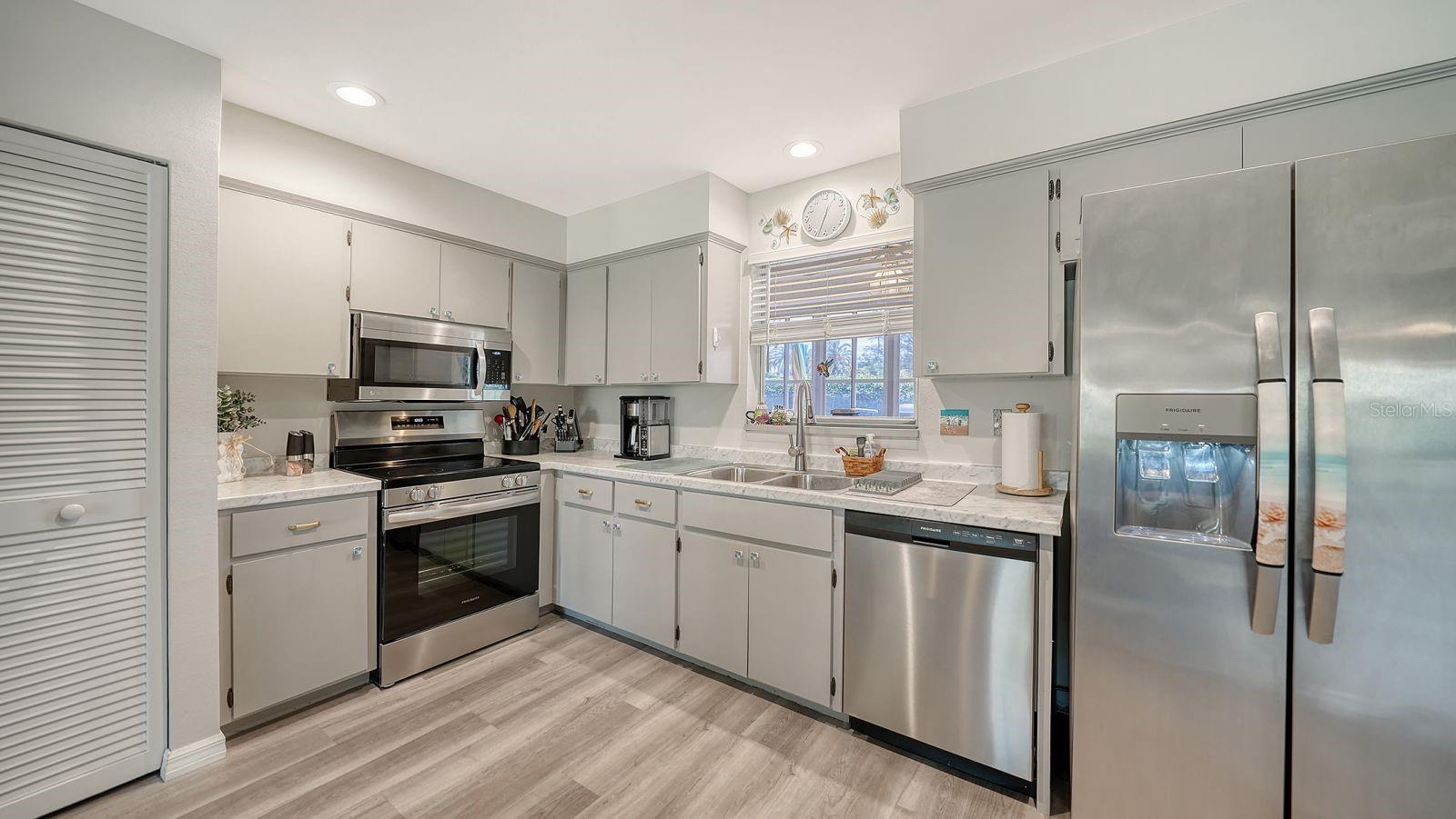 2902 CAPTIVA GARDENS DR #3, SARASOTA, FL, 34231