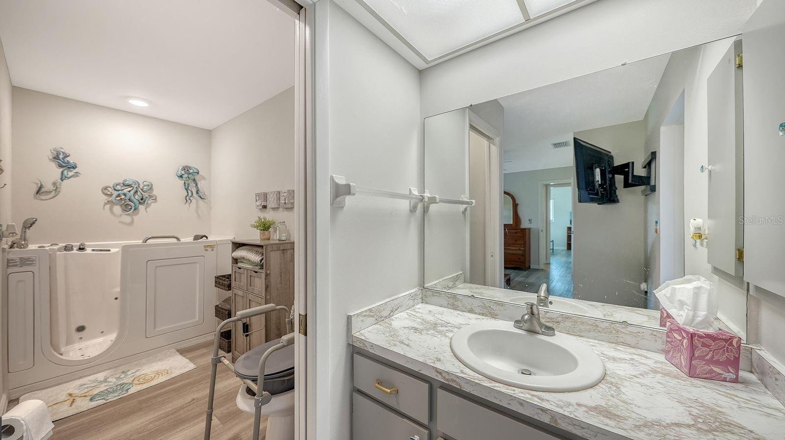 2902 CAPTIVA GARDENS DR #3, SARASOTA, FL, 34231