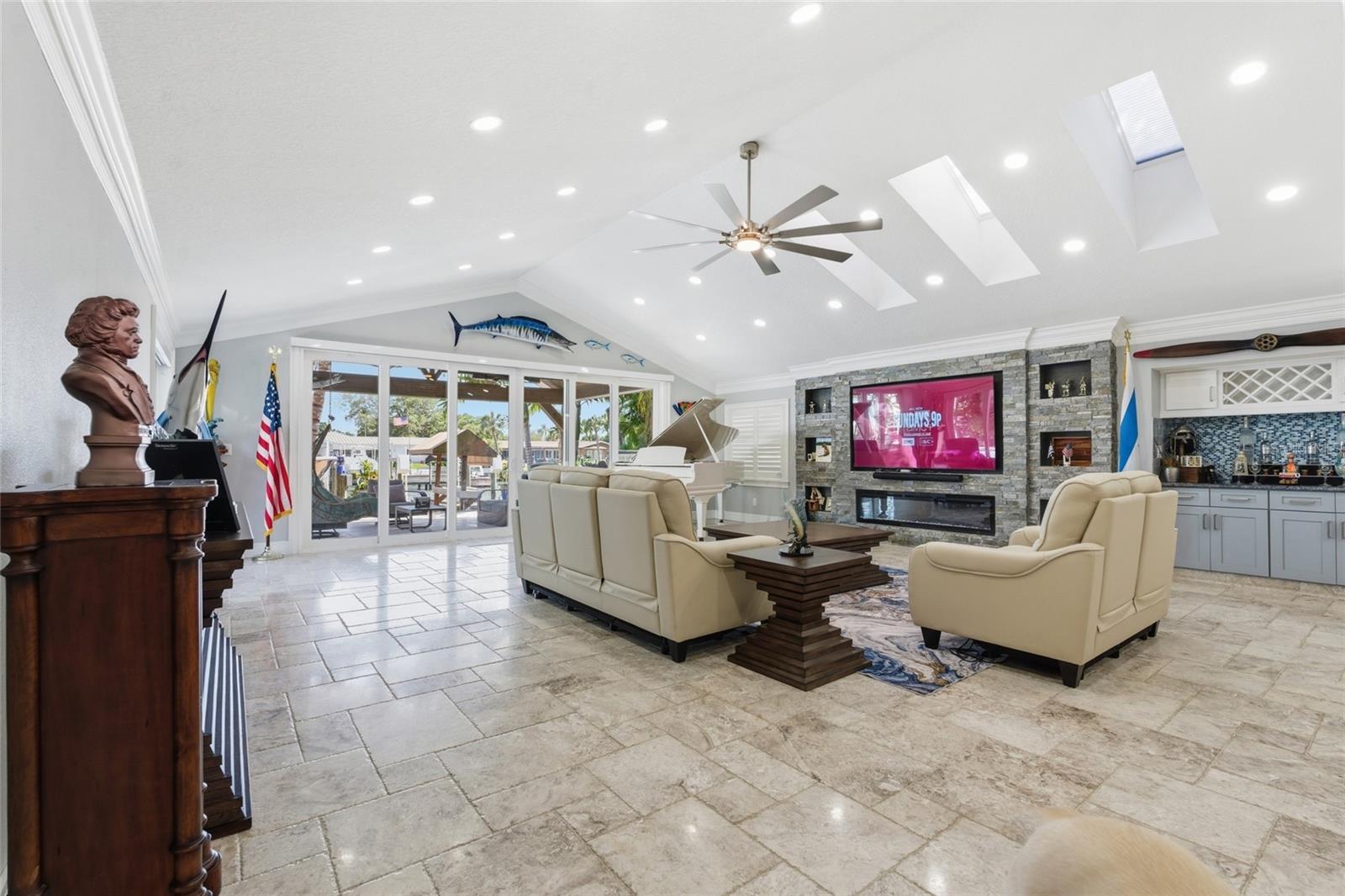 3874 48TH AVE S, ST PETERSBURG, FL, 33711