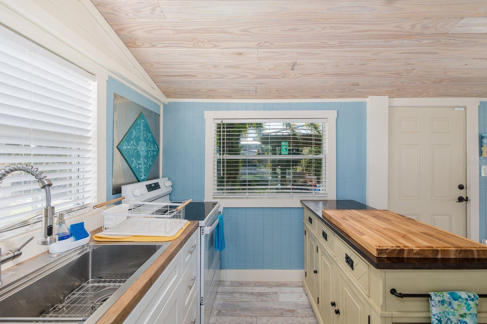 5473 DARLENE ST, WEEKI WACHEE, FL, 34607