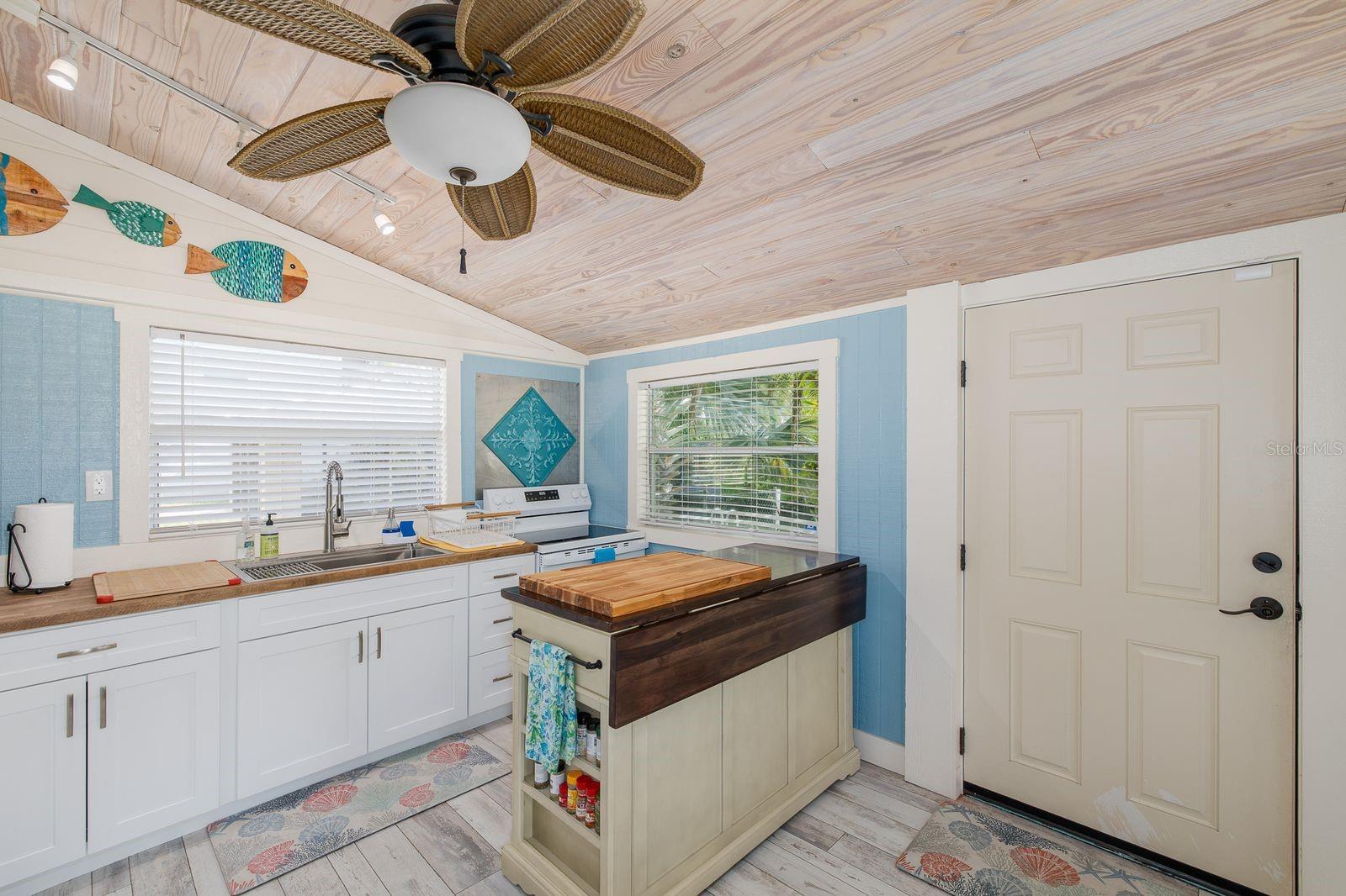 5473 DARLENE ST, WEEKI WACHEE, FL, 34607