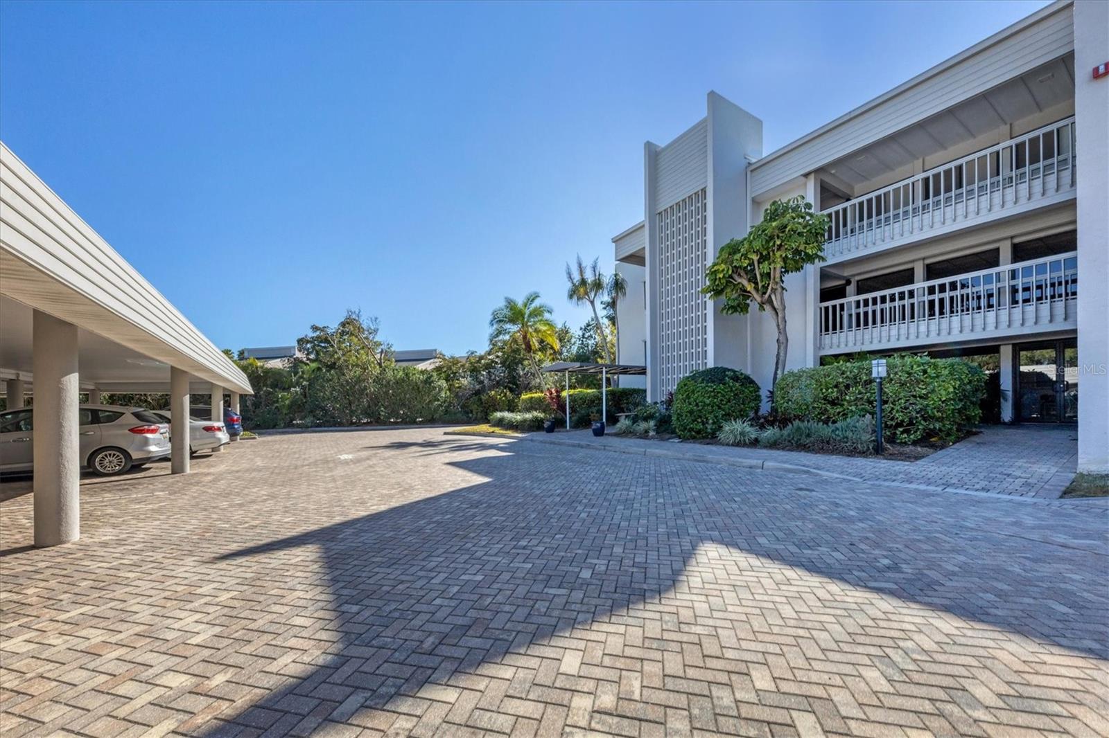 5757 GULF OF MEXICO DR #305, LONGBOAT KEY, FL, 34228