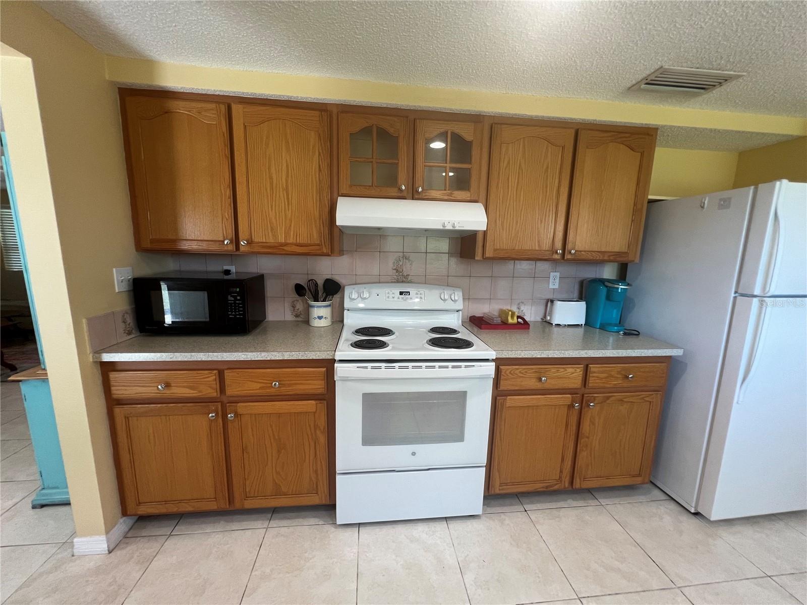650 HARTFORD DR NW, PORT CHARLOTTE, FL, 33952