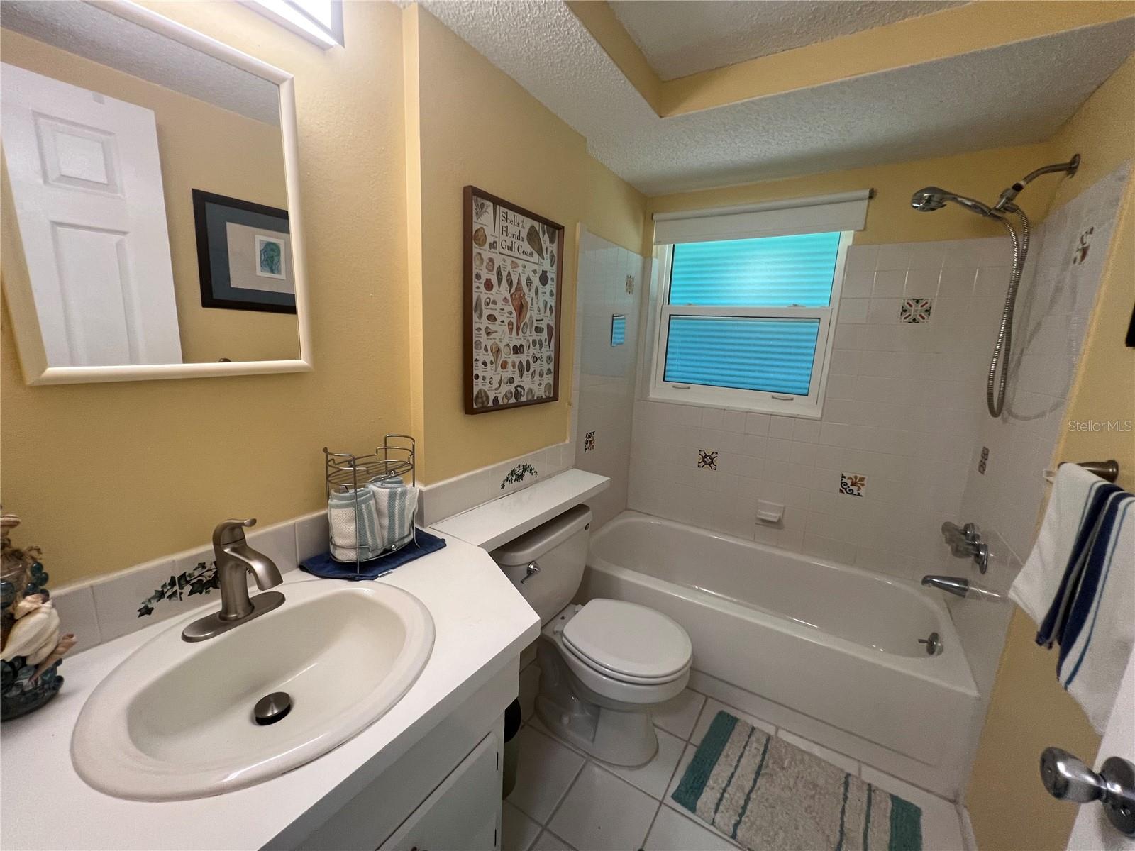 650 HARTFORD DR NW, PORT CHARLOTTE, FL, 33952