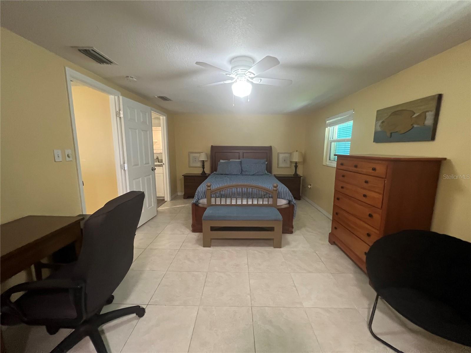 650 HARTFORD DR NW, PORT CHARLOTTE, FL, 33952