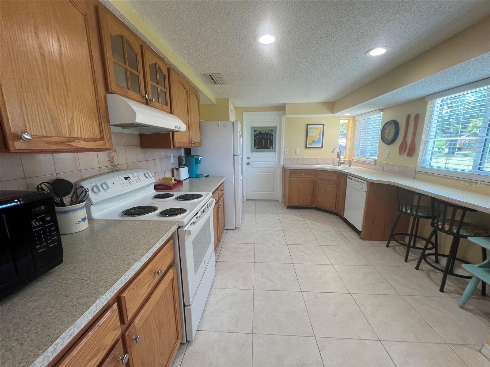 650 HARTFORD DR NW, PORT CHARLOTTE, FL, 33952
