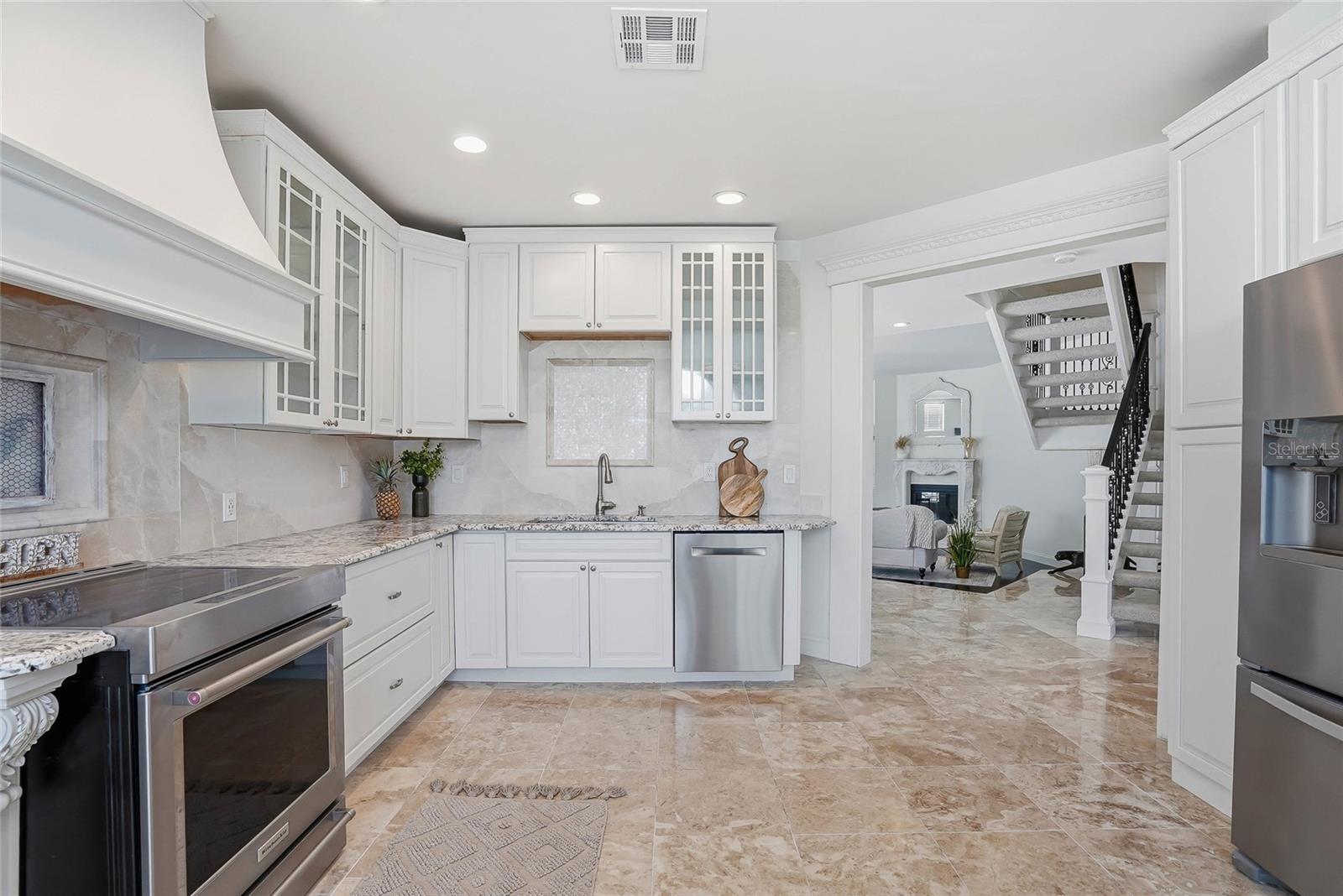 18740 WIMBLEDON CIR, LUTZ, FL, 33558