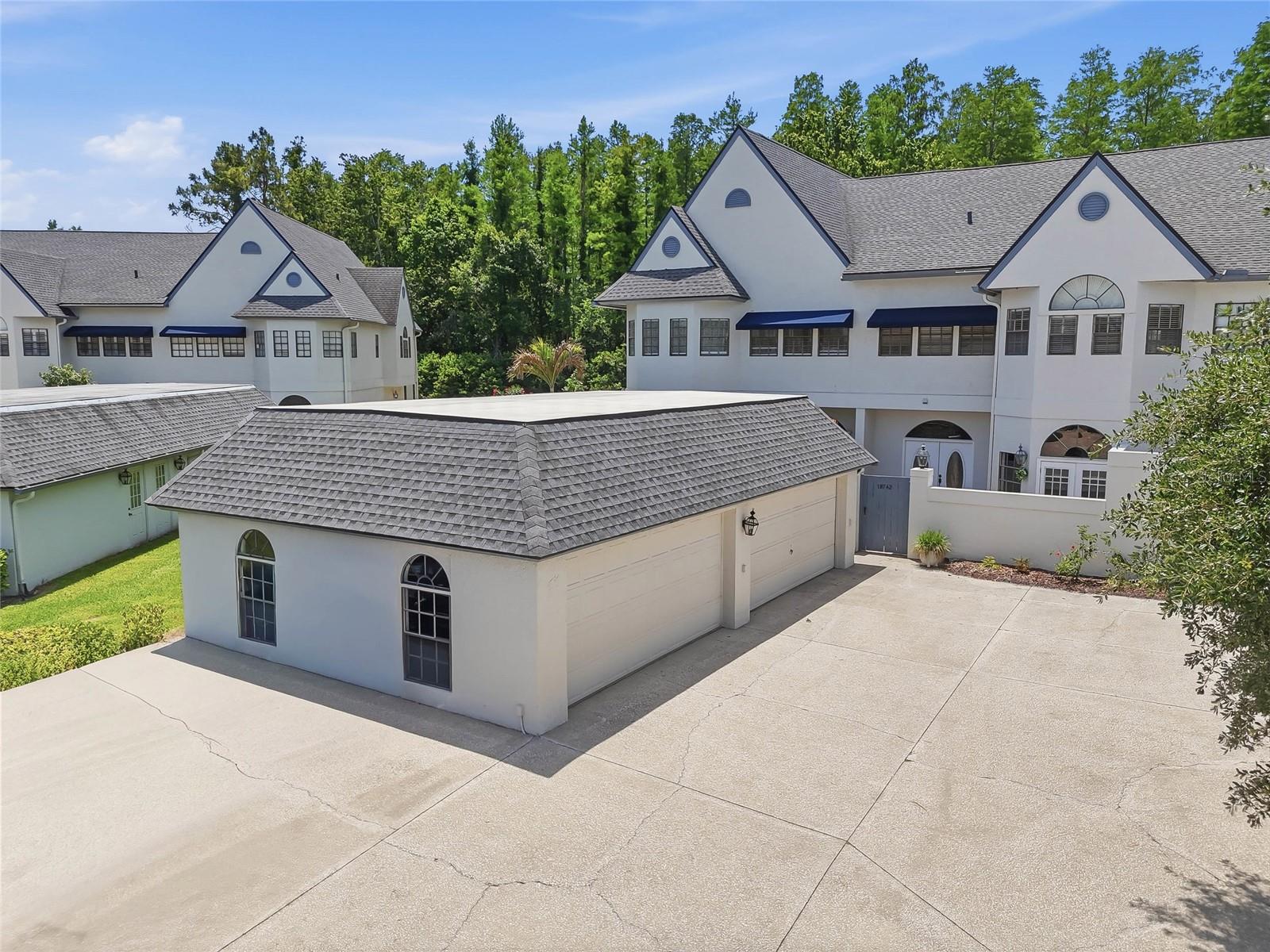18740 WIMBLEDON CIR, LUTZ, FL, 33558