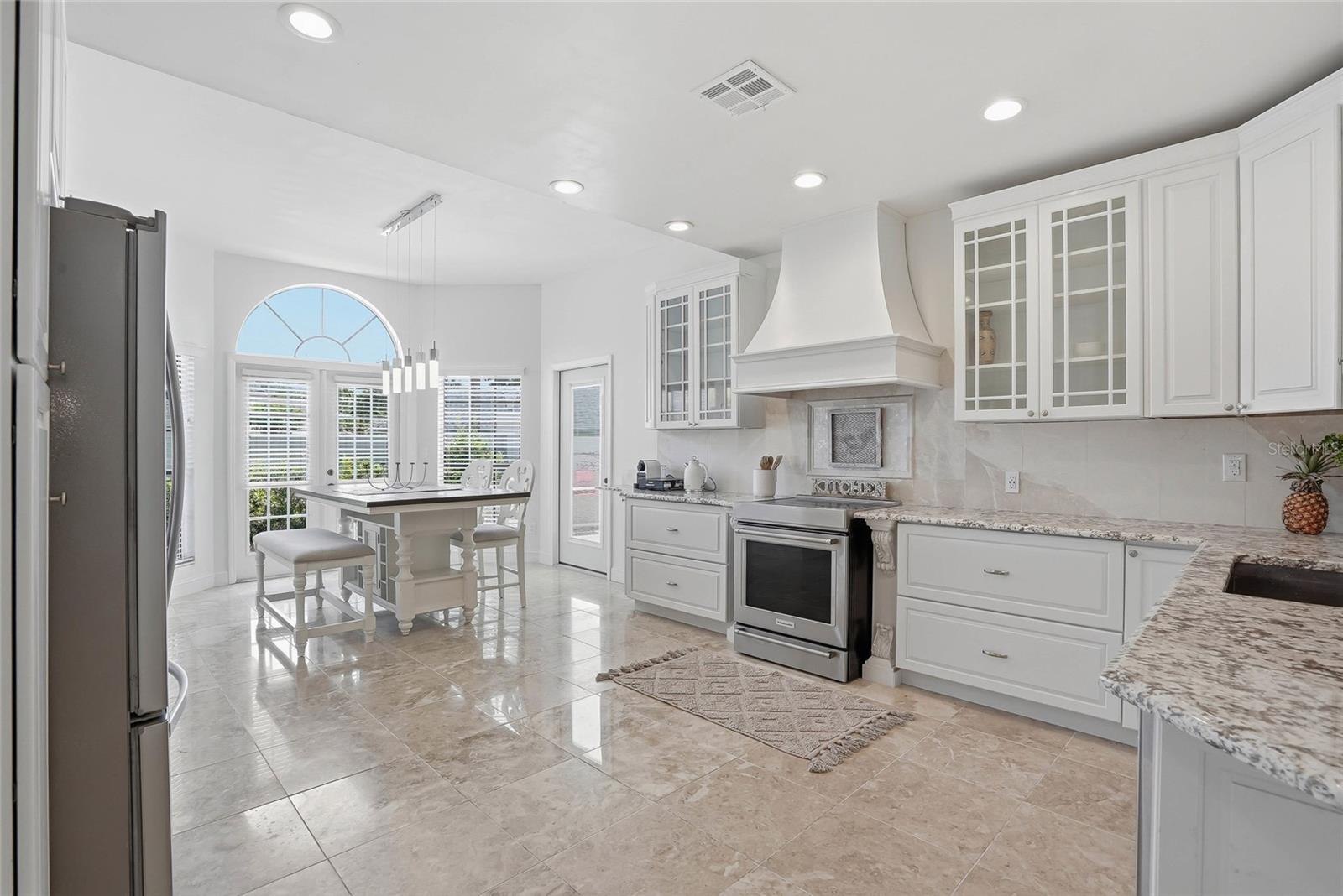 18740 WIMBLEDON CIR, LUTZ, FL, 33558