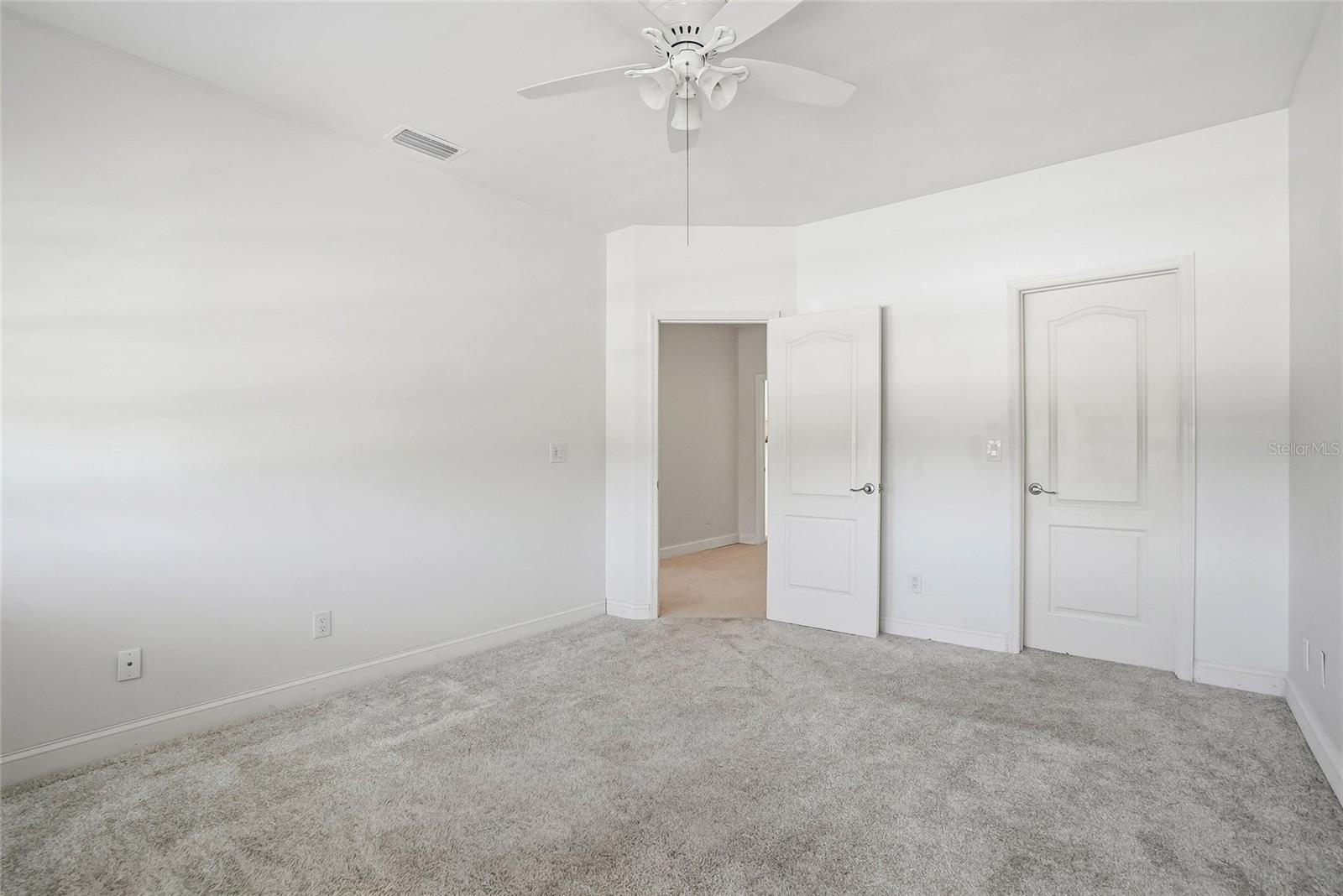 18740 WIMBLEDON CIR, LUTZ, FL, 33558