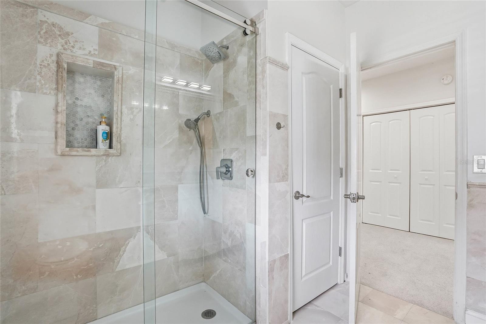 18740 WIMBLEDON CIR, LUTZ, FL, 33558